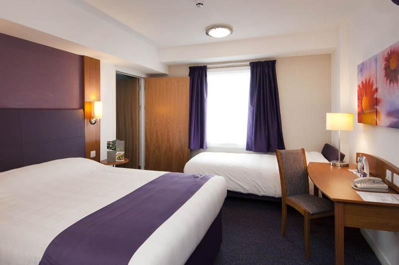 Premier Inn Dundee Centre Exteriör bild