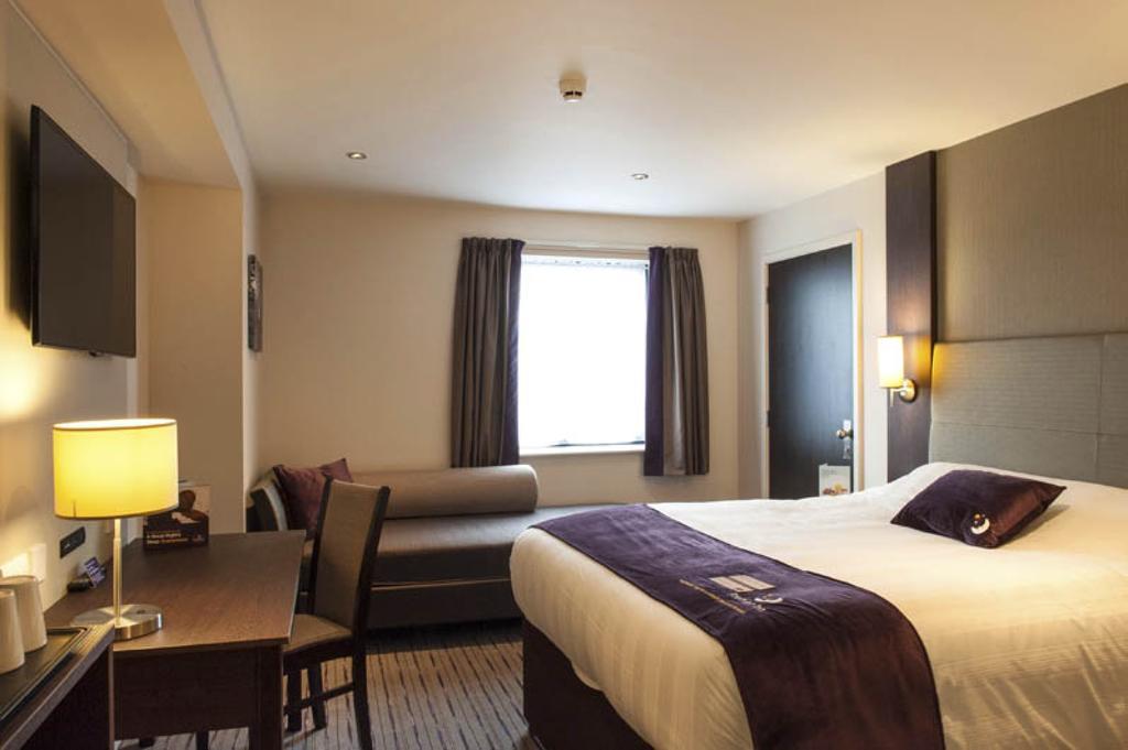 Premier Inn Dundee Centre Exteriör bild