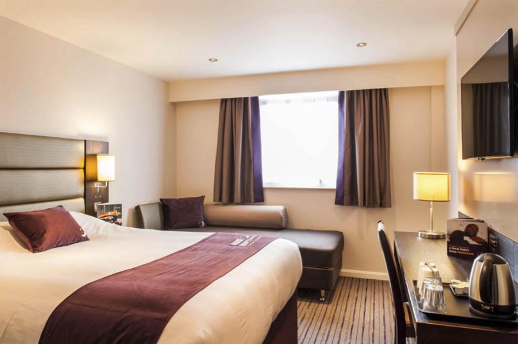 Premier Inn Dundee Centre Exteriör bild
