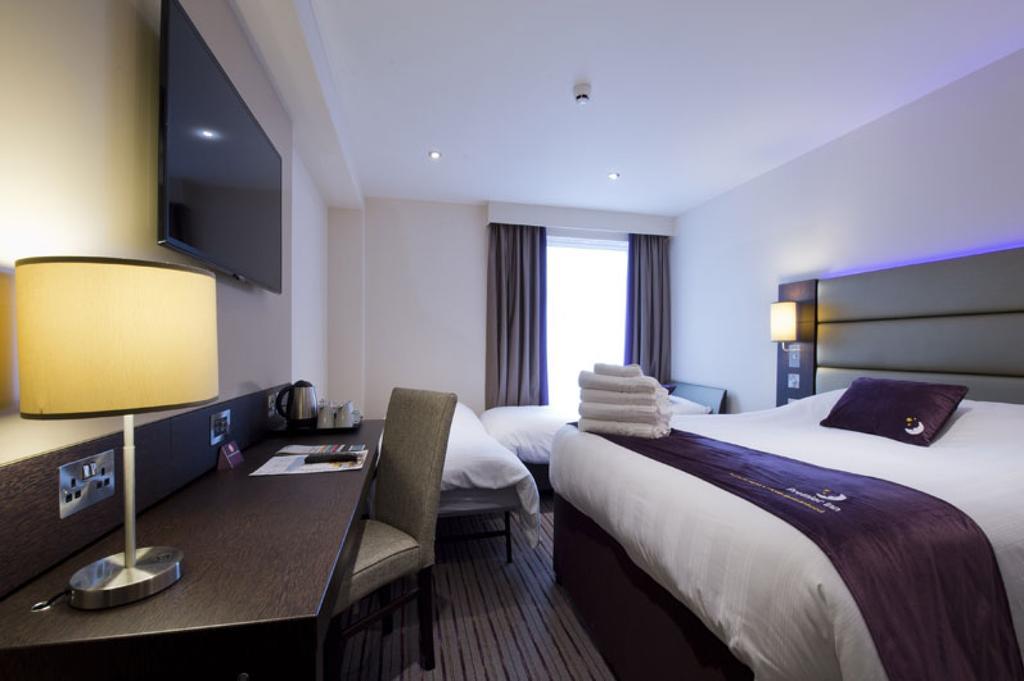 Premier Inn Dundee Centre Exteriör bild
