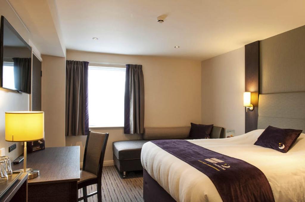 Premier Inn Dundee Centre Exteriör bild